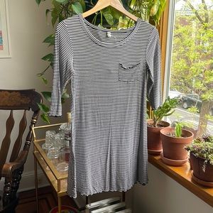 Black and white stripe 3/4 length sleeve t-shirt mini-dress